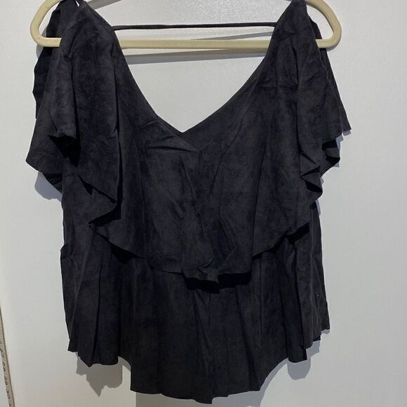 She + Sky Women's V-Neck Ruffled Cape Velvet Top Black Size L New With Tags - Picture 6 of 10